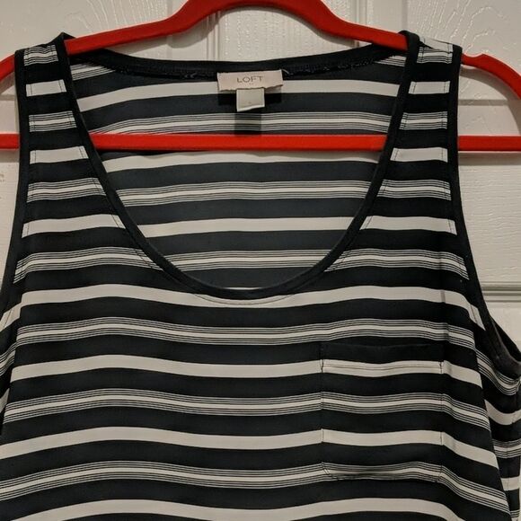 Ann Taylor Loft dark gray white top Sz L - Picture 3 of 5